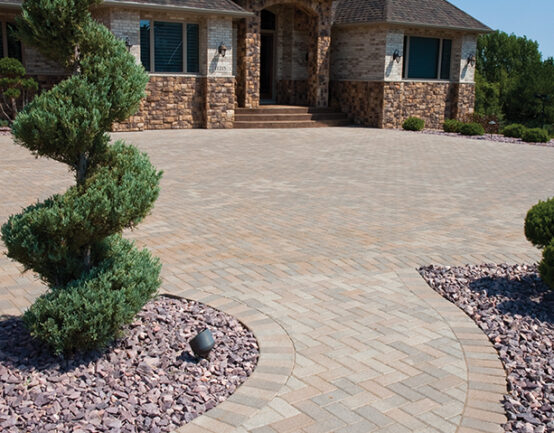 Holland Stone™ Driveway